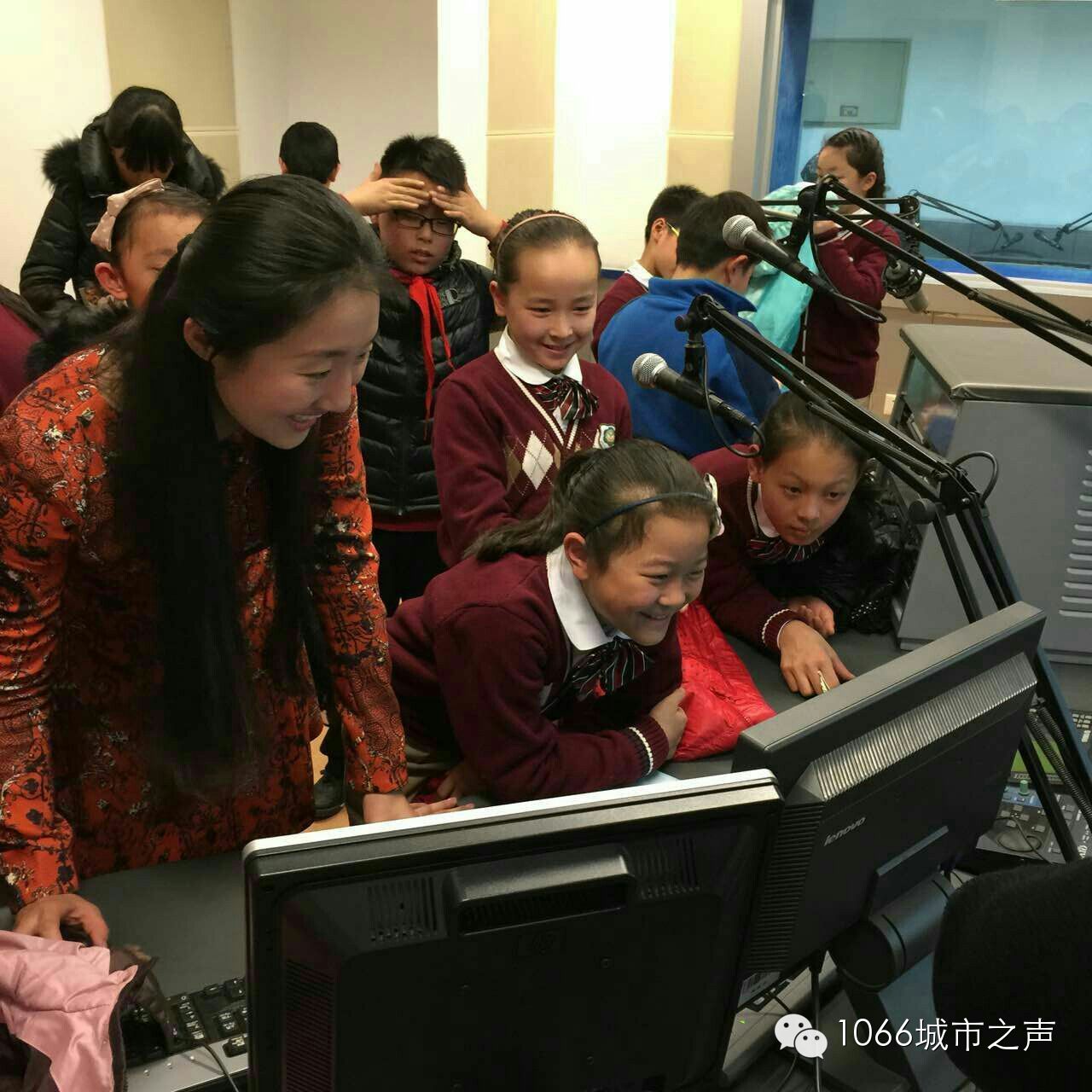 “好激動，好激動”！天天上學(xué)、放學(xué)都從廣播大廈經(jīng)過，今天終于進(jìn)來了！