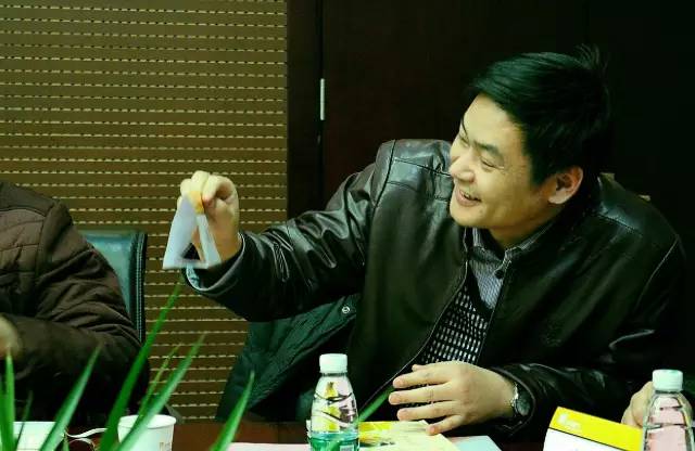 孫躍青 鄭州市公交公司車長，首屆河南十大影響力公職人員獲獎?wù)? oldsrc=
