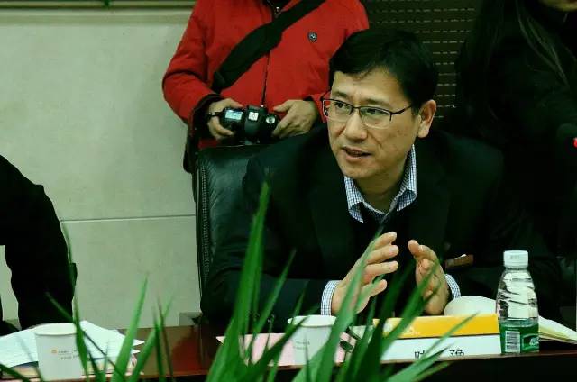 互動結(jié)束后華潤燃氣的陳豫總也對各位達人們提出的問題一一作出解答，可是讓大家伙兒們相當滿意呢！