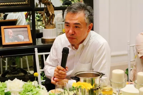 就藝術(shù)品投資收藏、人工智能、基因檢測(cè)等話題，劉東曉博士一一做了分析講解。