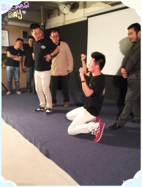 難度增加，連動(dòng)作都由觀眾設(shè)定~行軍打仗中，路飛是有多怕死？