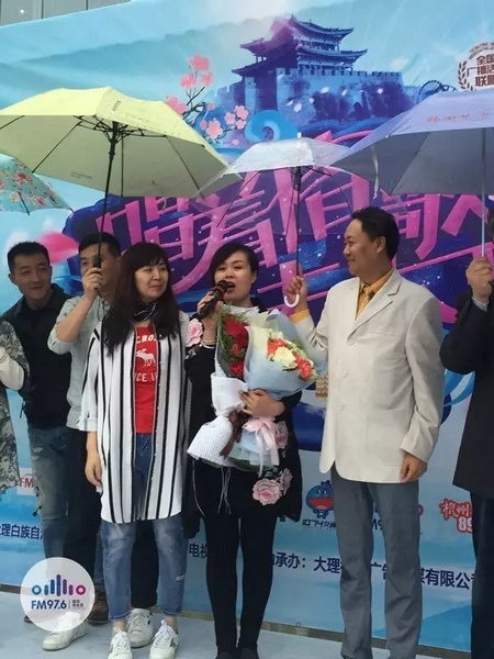 海波瞞著妻子，請(qǐng)來妻子的家人，耿梅驚喜感動(dòng)，喜極而泣~