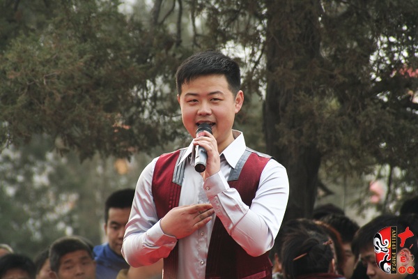 2012年度河南十大名票榜首、《梨園春》2007年度銀獎(jiǎng)擂主陳迎輝演唱豫劇《春秋配》選段“遇君子在荒