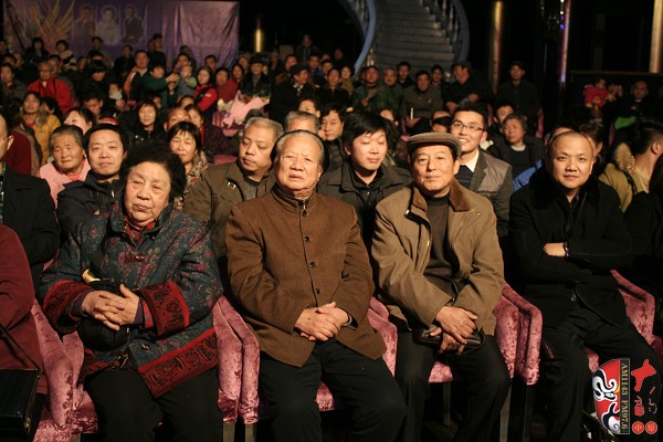 著名豫劇表演藝術(shù)家、小生之帝王素君  著名豫劇表演藝術(shù)家、唐派傳人賈廷聚、楊志禮