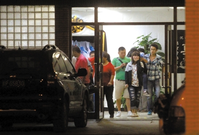 2012年9月17日，廠橋小學(xué)門口，一女子駕車錯(cuò)將油門當(dāng)剎車，撞死一男學(xué)生。