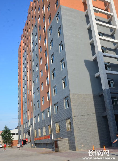 中國(guó)地質(zhì)大學(xué)長(zhǎng)城學(xué)院大三女生凌晨墜樓身亡 中國(guó)地質(zhì)大學(xué)長(zhǎng)城學(xué)院大三女生凌晨墜樓身亡