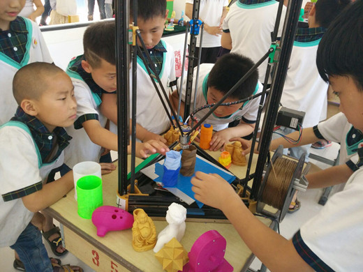 學(xué)生陶醉其中 學(xué)生陶醉其中