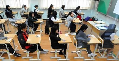 　藝術(shù)生不僅需要專業(yè)課優(yōu)秀，文化課成績也必須達(dá)標(biāo)