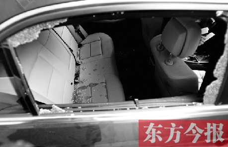 前日晚，鄭州市順河路一家屬院，一輛汽車被撬，物品被盜