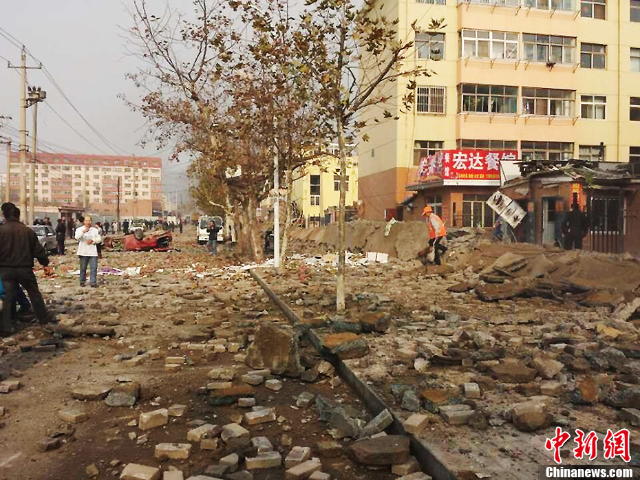中石化黃濰輸油管線(xiàn)破裂起火原油泄漏致多人死亡
