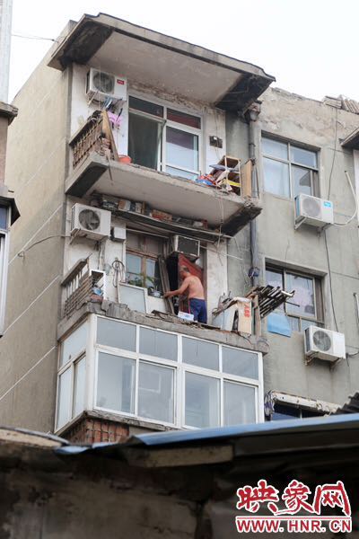 據(jù)了解，該棟房屋建造于1986年，距今已經(jīng)30年。