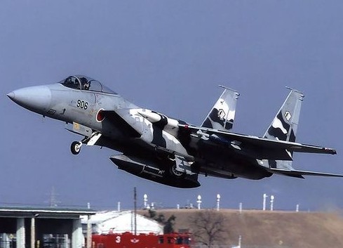 資料圖：日本空軍自衛(wèi)隊(duì)F15戰(zhàn)機(jī)。