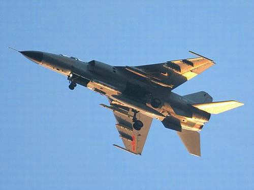 資料圖：進(jìn)行訓(xùn)練中國(guó)空軍飛豹戰(zhàn)機(jī)。
