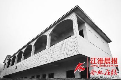 事發(fā)小學。晨報記者 高博 攝