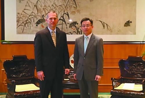 27日,中國外交部駐港特派員宋哲會(huì)見夏千福。