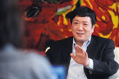 　政協(xié)委員、中國電力投資集團(tuán)總經(jīng)理陸啟洲稱，7800元是其每月基本工資。資料圖片/新京報(bào)記者 楊杰