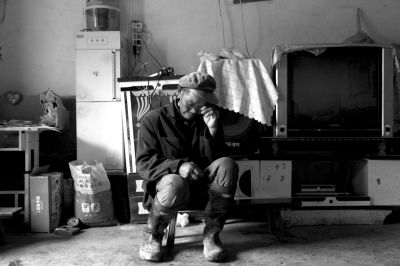 今年73歲的錢智遠(yuǎn)說起女兒錢仁鳳不禁老淚縱橫。