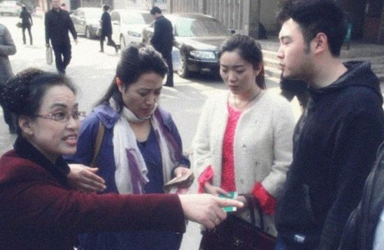 丈母娘從小張的存折中取了20000元，鑒定存折真假