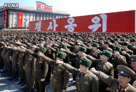 29日，平壤金日成廣場(chǎng)舉行軍民大會(huì)，對(duì)朝鮮人民軍最高司令部聲明表示支持。