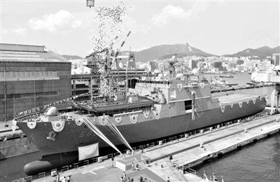 9月11日，韓國(guó)釜山，韓國(guó)海軍新一代登陸艦“天王峰”號(hào)舉行了下水儀式。