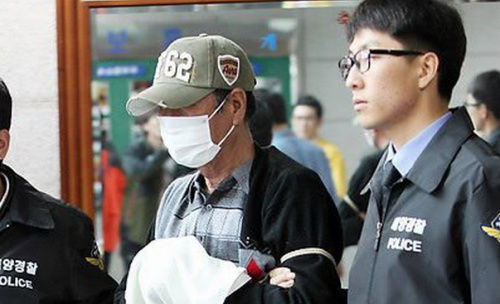 資料圖片：韓國檢方和警方聯(lián)合調(diào)查本部15日對“世越”號客輪的15名船員進行逮捕起訴。