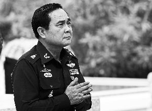 8月21日，巴育在泰國春武里府出席軍方活動。 新華社發(fā)