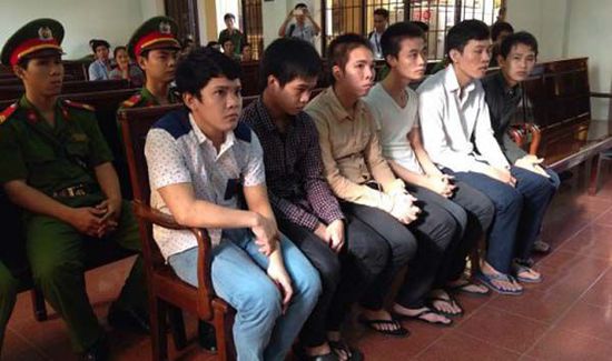 　12月3日，越南邊和市人民法院判處參與反華騷亂的6名罪犯1年至2年6個(gè)月不等的有期徒刑。