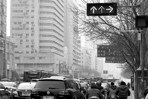 新交規(guī)“黃恐”引發(fā)擁堵？ 這個(gè)真的有！