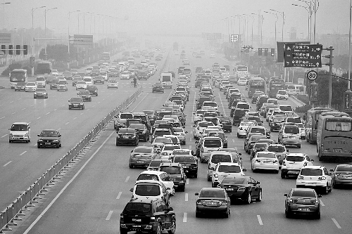 回程車量激增，中州大道車流量大。