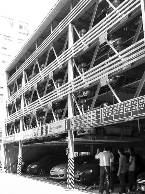 　鄭州新建的28座立體車庫，多數(shù)沒有規(guī)劃許可證