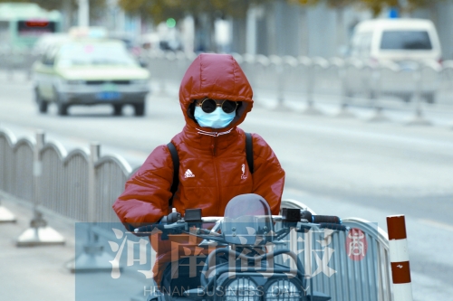 全副武裝，抵抗寒風(fēng)
