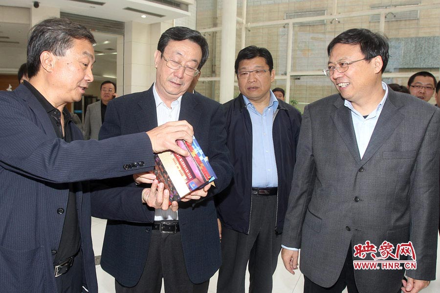 河南省委書記、省人大常委會(huì)主任郭庚茂視察河南電視臺(tái) 東方今報(bào)記者沈翔 劉棟杰/攝