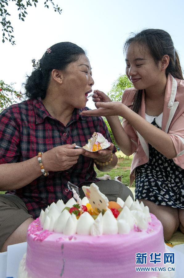 那些年，感動(dòng)過我們的母親