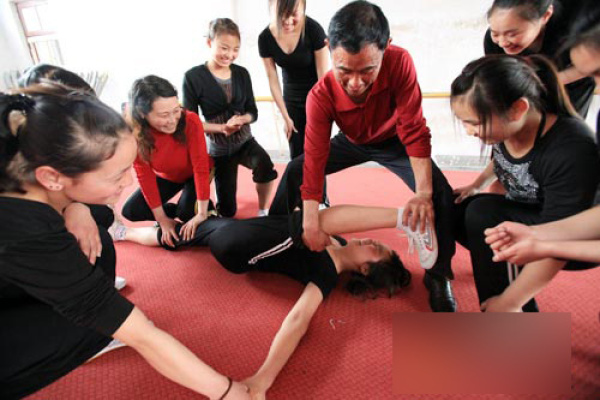藝校妹子到底有多苦？