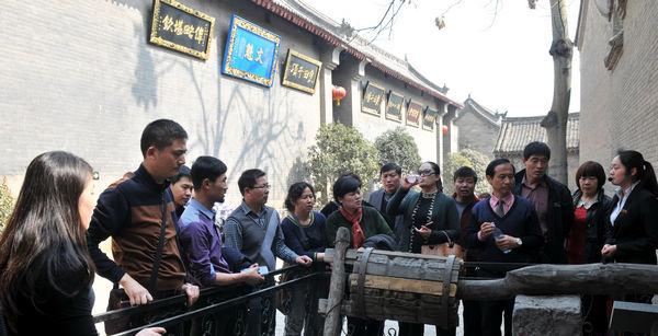 康百萬莊園、杜甫故里景區(qū)迎江蘇旅游踩線團