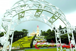 龍鳳山莊有歐式古堡。