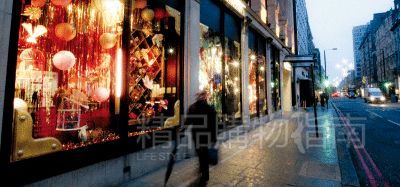 在圣誕節(jié),即使window shopping也很美好。