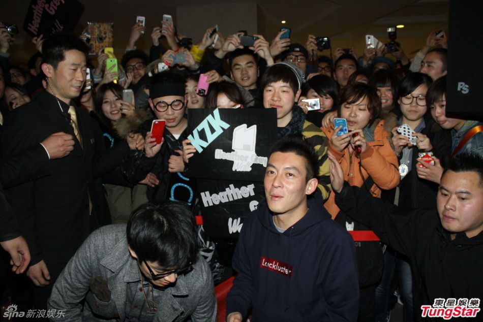 陳冠希助陣好友潮店開張 陳冠希助陣好友潮店開張