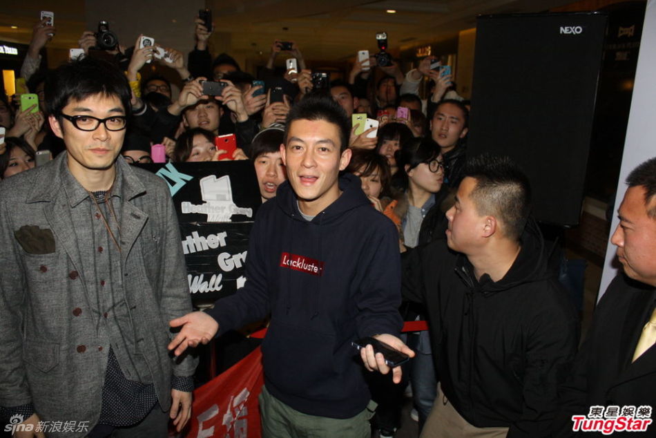 陳冠希助陣好友潮店開張 陳冠希助陣好友潮店開張