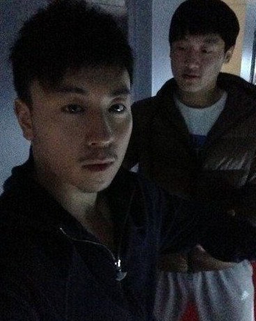 釋小龍與工作人員之前的合影。（資料圖）