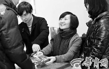 1月19日，柴靜在西安簽售新書《看見》時和讀者交流。