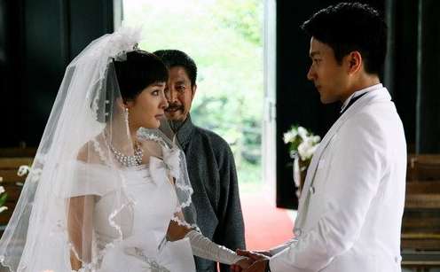 楊冪劉愷威婚紗造型。