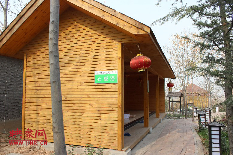 石板浴，躺在上面超級(jí)爽