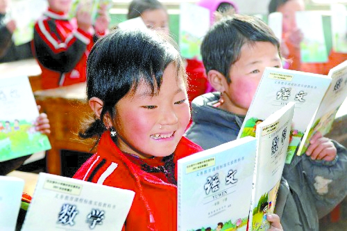 河南全省不分城鄉(xiāng)，都將免費提供教科書。 資料圖片