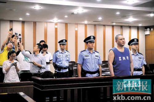 廣州市民政局民間組織管理局稽查處原處長李軍犯猥褻兒童罪，被判處有期徒刑4年。記者 孫毅/攝