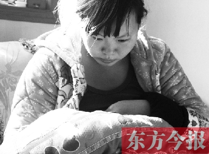 重新找回兒子蛋蛋，年輕的媽媽再也不忍離開