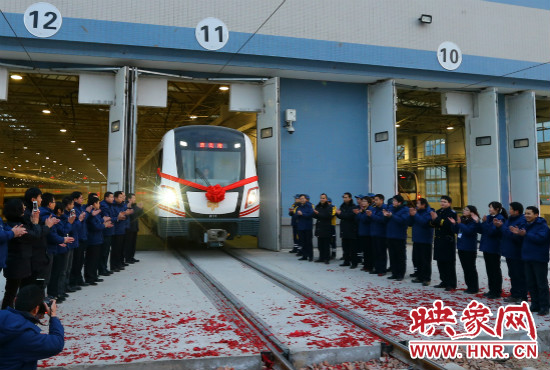 12月28日早上7點39分，編號為0111的列車駛出鄭東車輛段開往市體育中心站