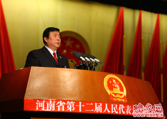 省人民檢察院檢察長蔡寧向大會作工作報(bào)告。