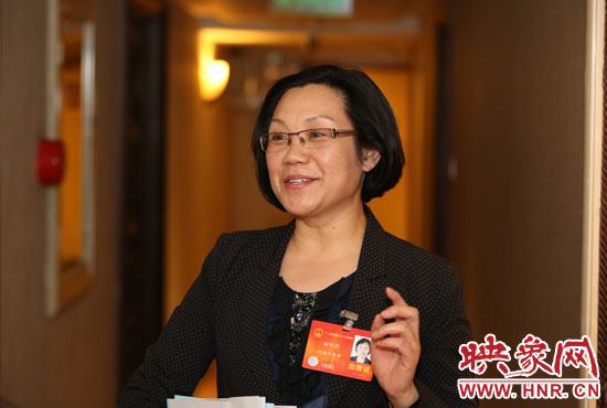 全國(guó)人大代表、商丘市實(shí)驗(yàn)小學(xué)校長(zhǎng)高阿莉做客映象網(wǎng)兩會(huì)微視。
