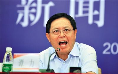 　譚力 男，1955年10月生，漢族，重慶市人，大學(xué)學(xué)歷，有知青經(jīng)歷。2009年3月前，一直在四川工